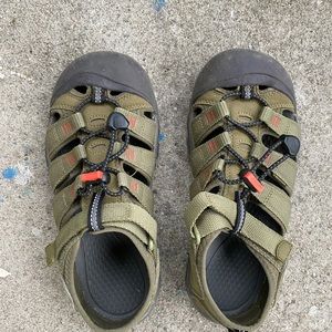 Keen Kids Newport H2 in Excellent Condition